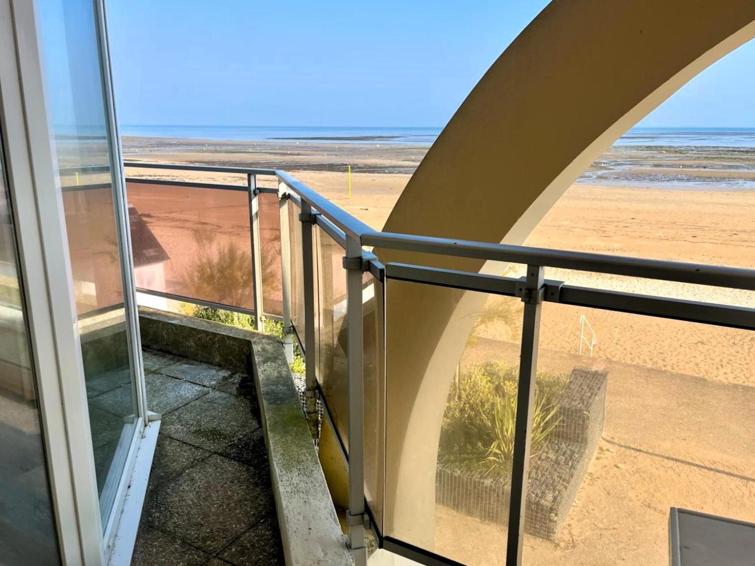 Mettons Les Voiles - Appt Vue Mer Avec Loggia Bernières-sur-Mer Buitenkant foto