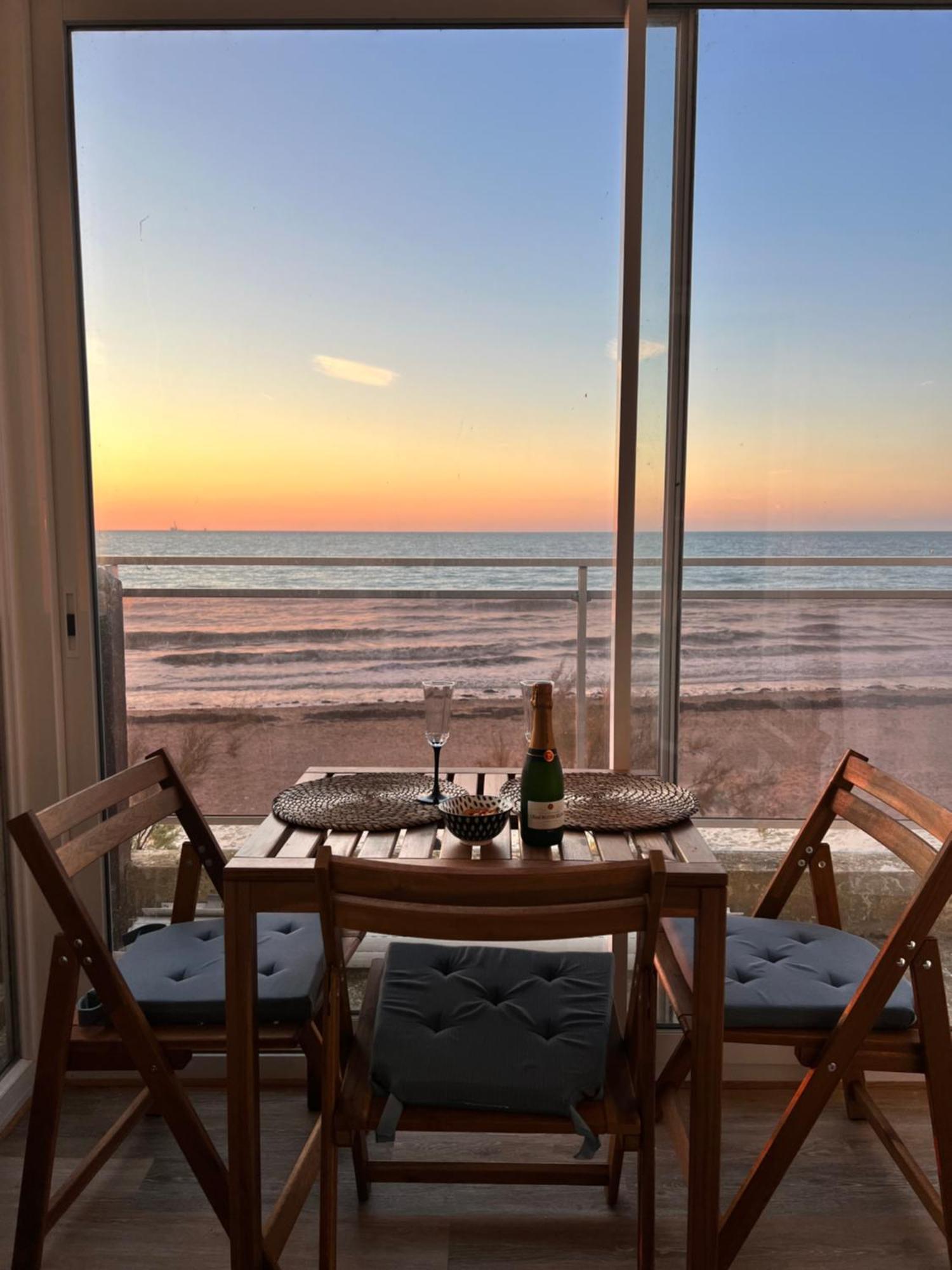 Mettons Les Voiles - Appt Vue Mer Avec Loggia Bernières-sur-Mer Buitenkant foto